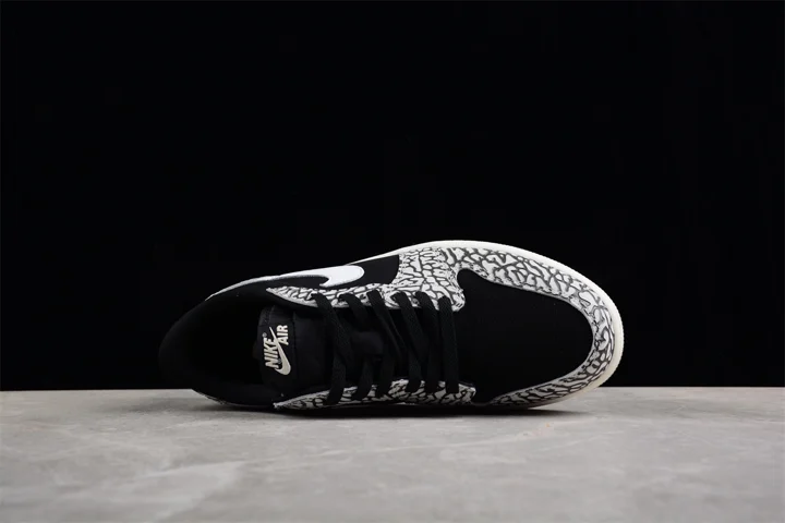 View 67 of Air Jordan 1