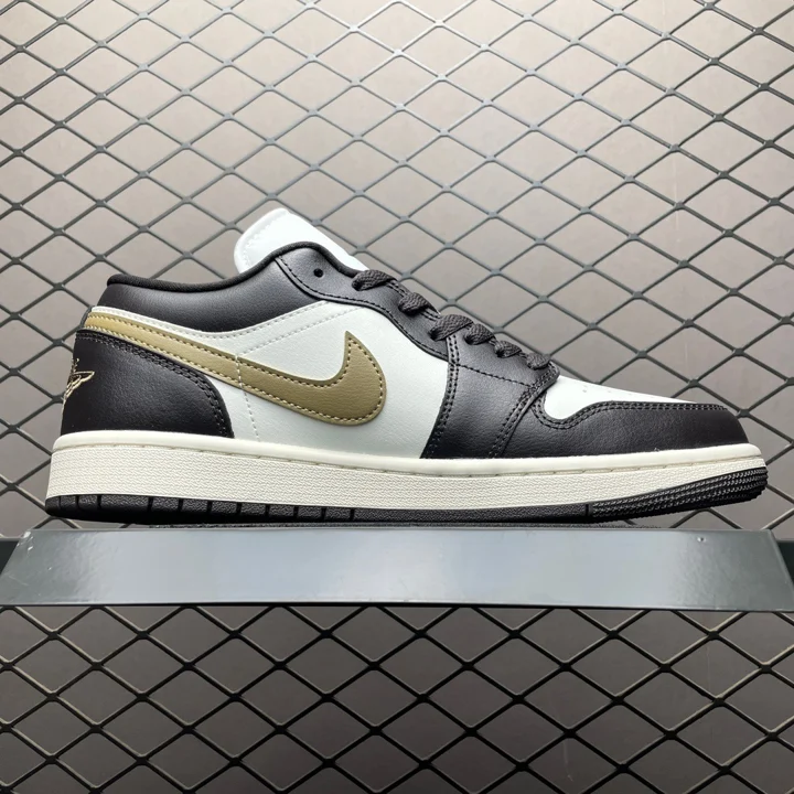 View 75 of Air Jordan 1