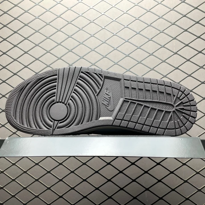 View 77 of Air Jordan 1