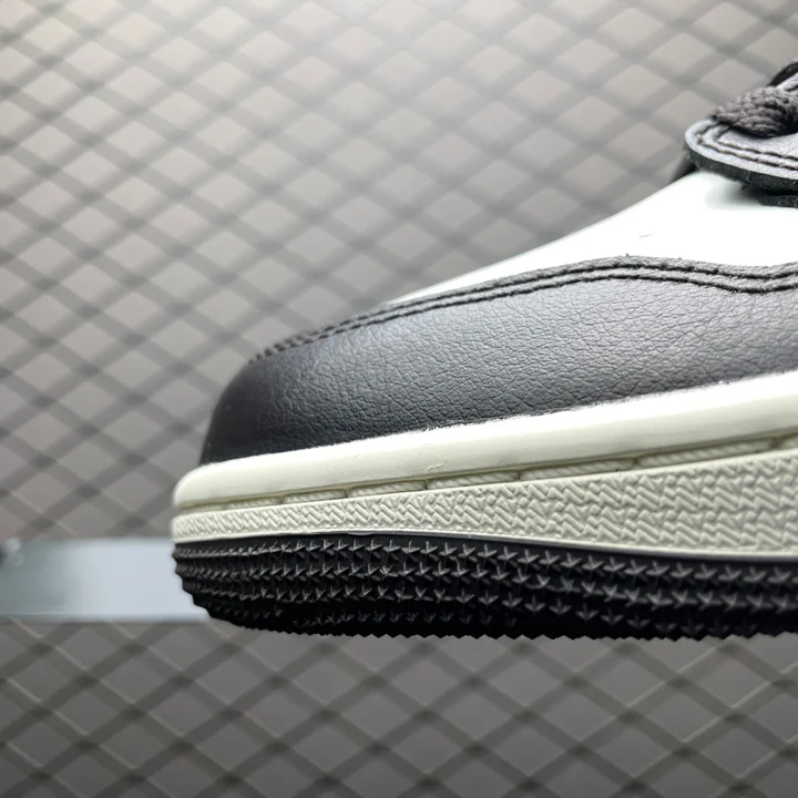 View 78 of Air Jordan 1