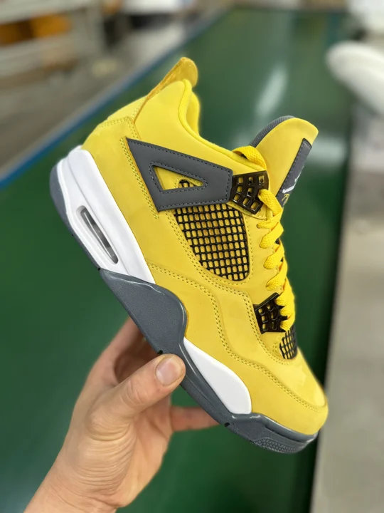 Air Jordan 4