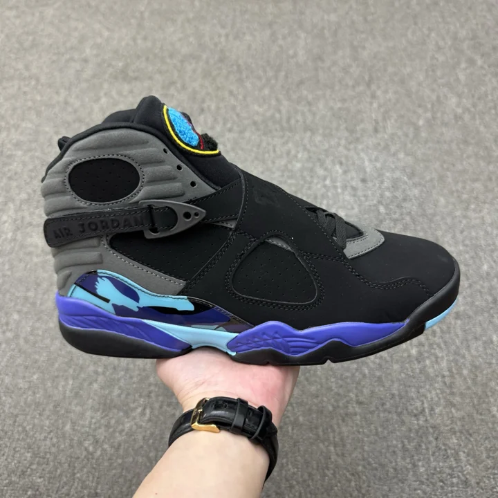 Air Jordan 8