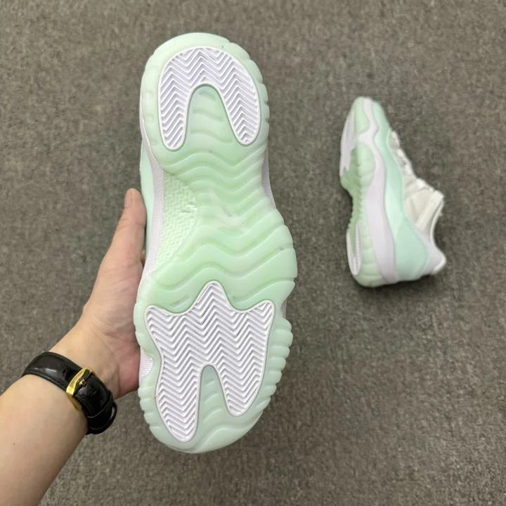 View 132 of Air Jordan 11