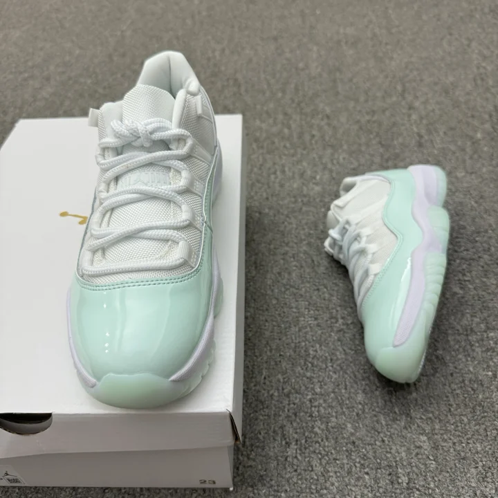 View 129 of Air Jordan 11