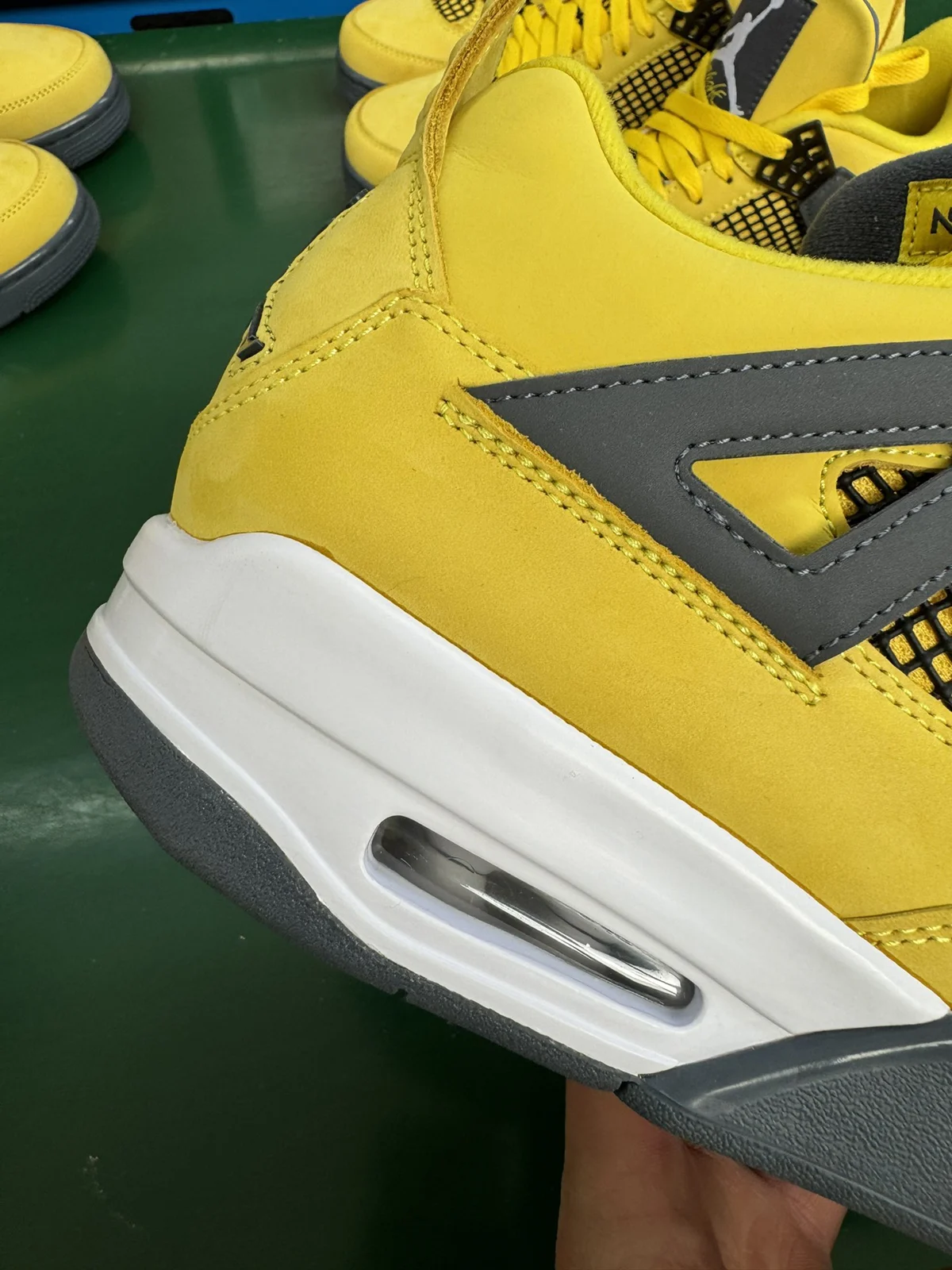 Air Jordan 4 High | Tour Yellow / Lightning | CT8527-700