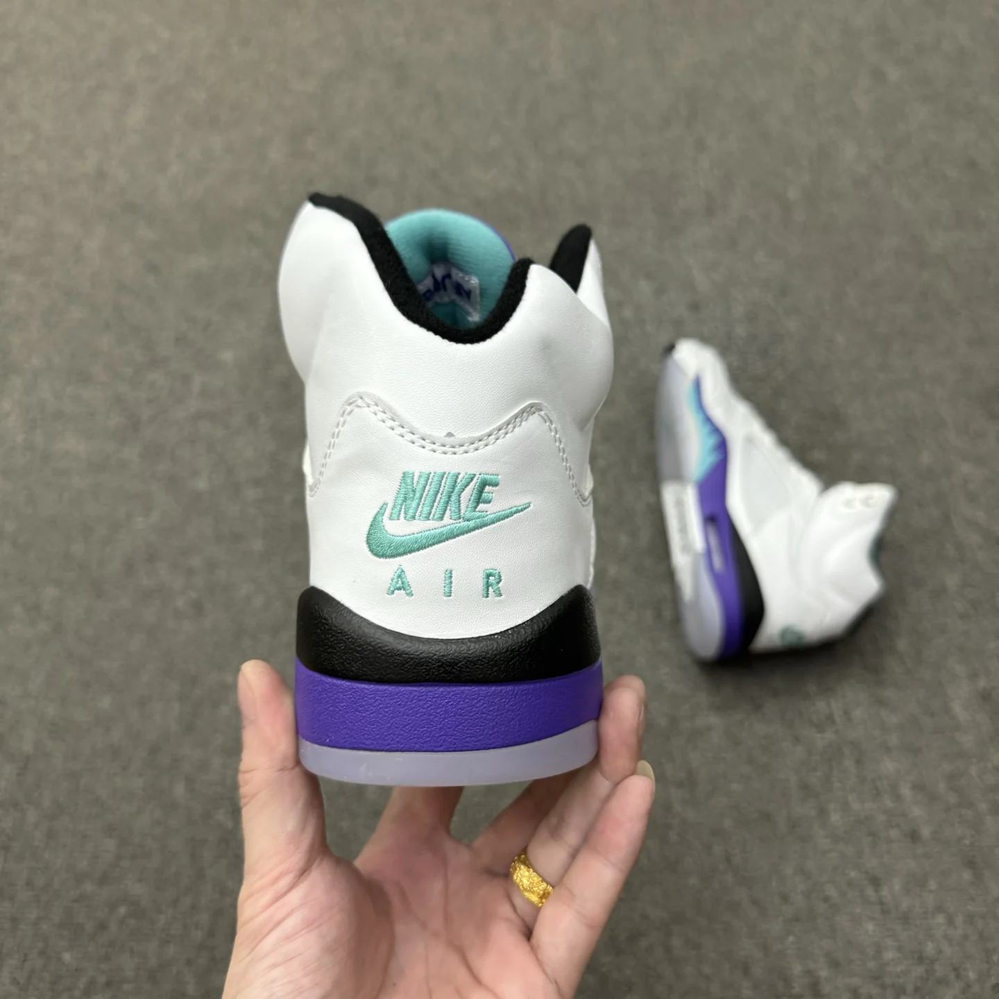 Air Jordan 5 High | Grape | HQ7978-100