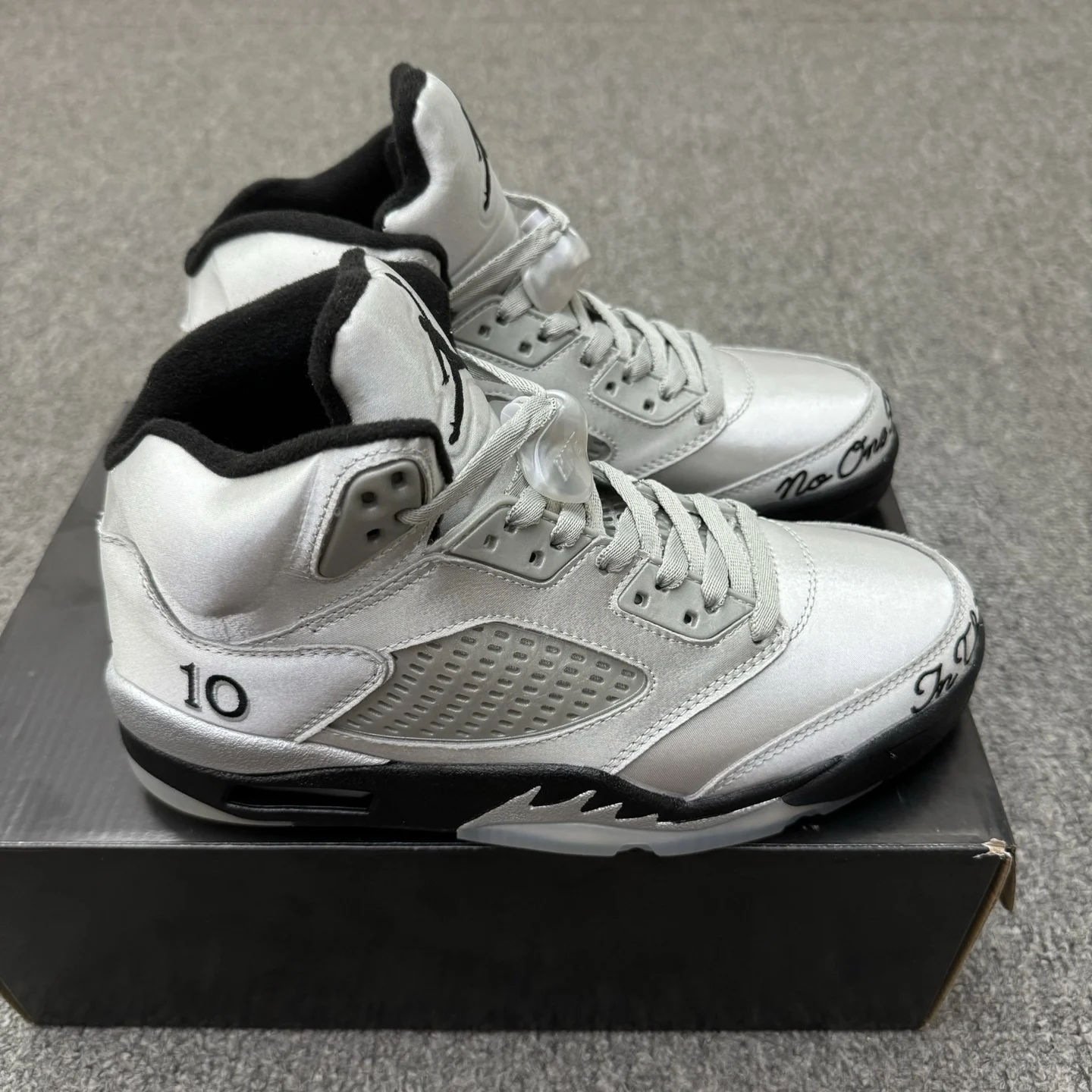 Air Jordan 5 High | Wings Medium Grey and Metallic Silver | IO2038-001