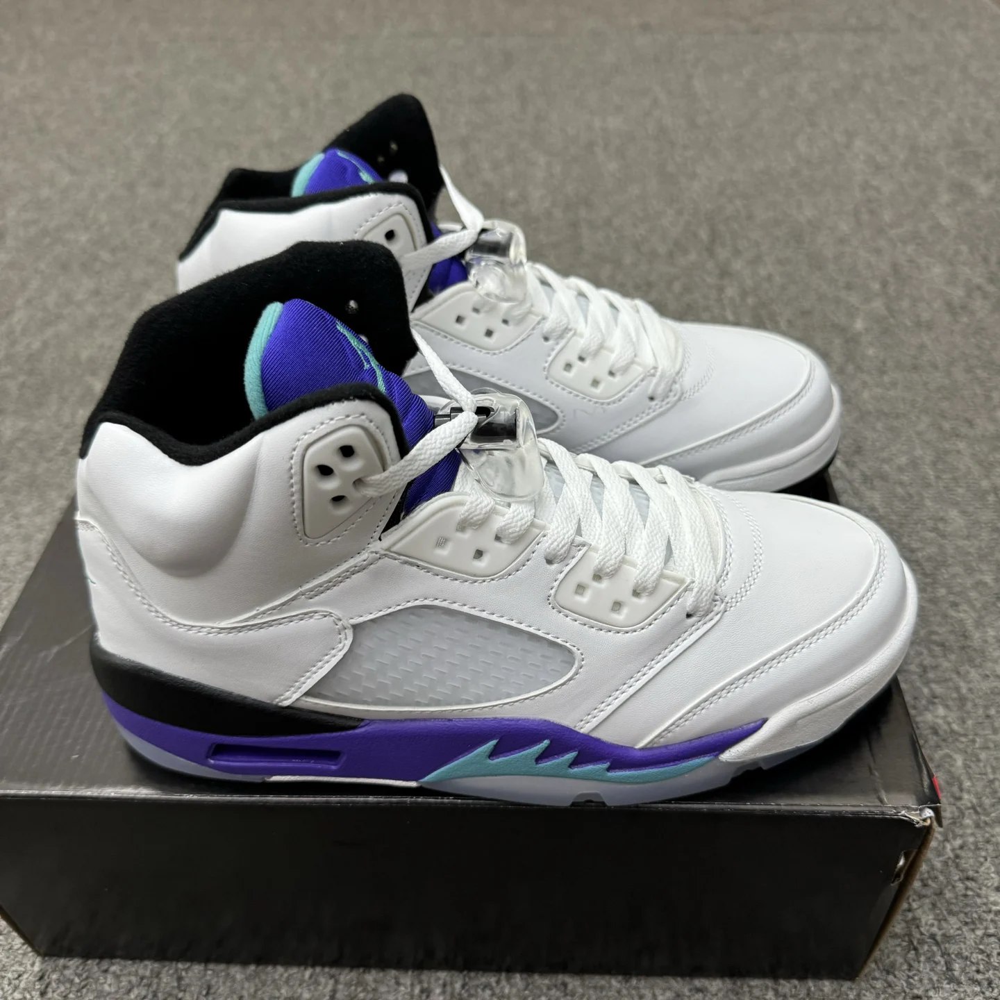 Air Jordan 5 High | Grape | HQ7978-100