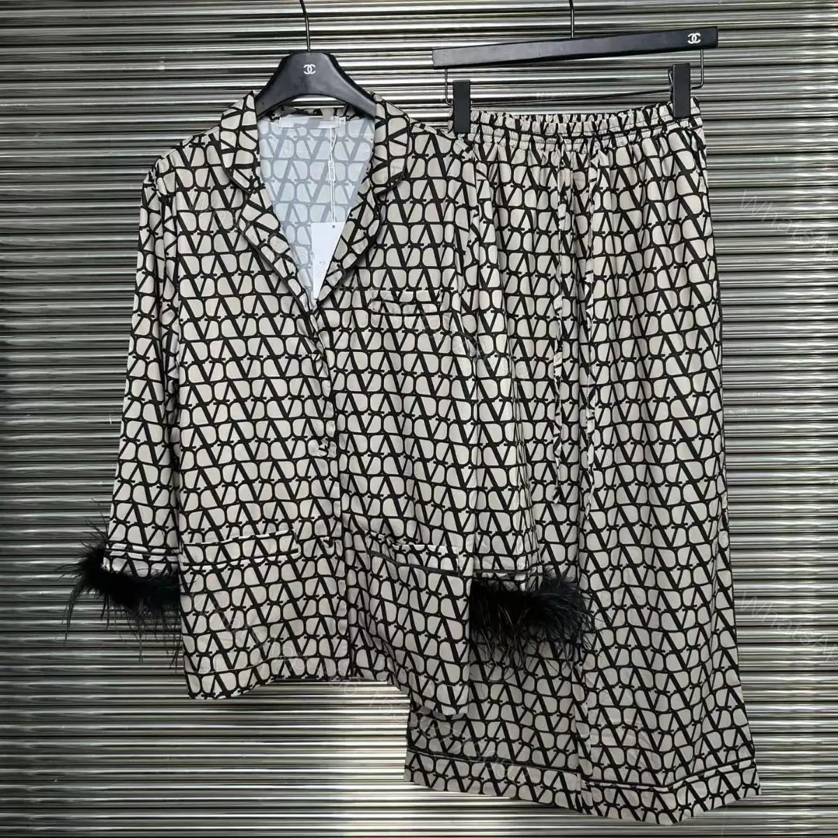 VALENTINO — view 1