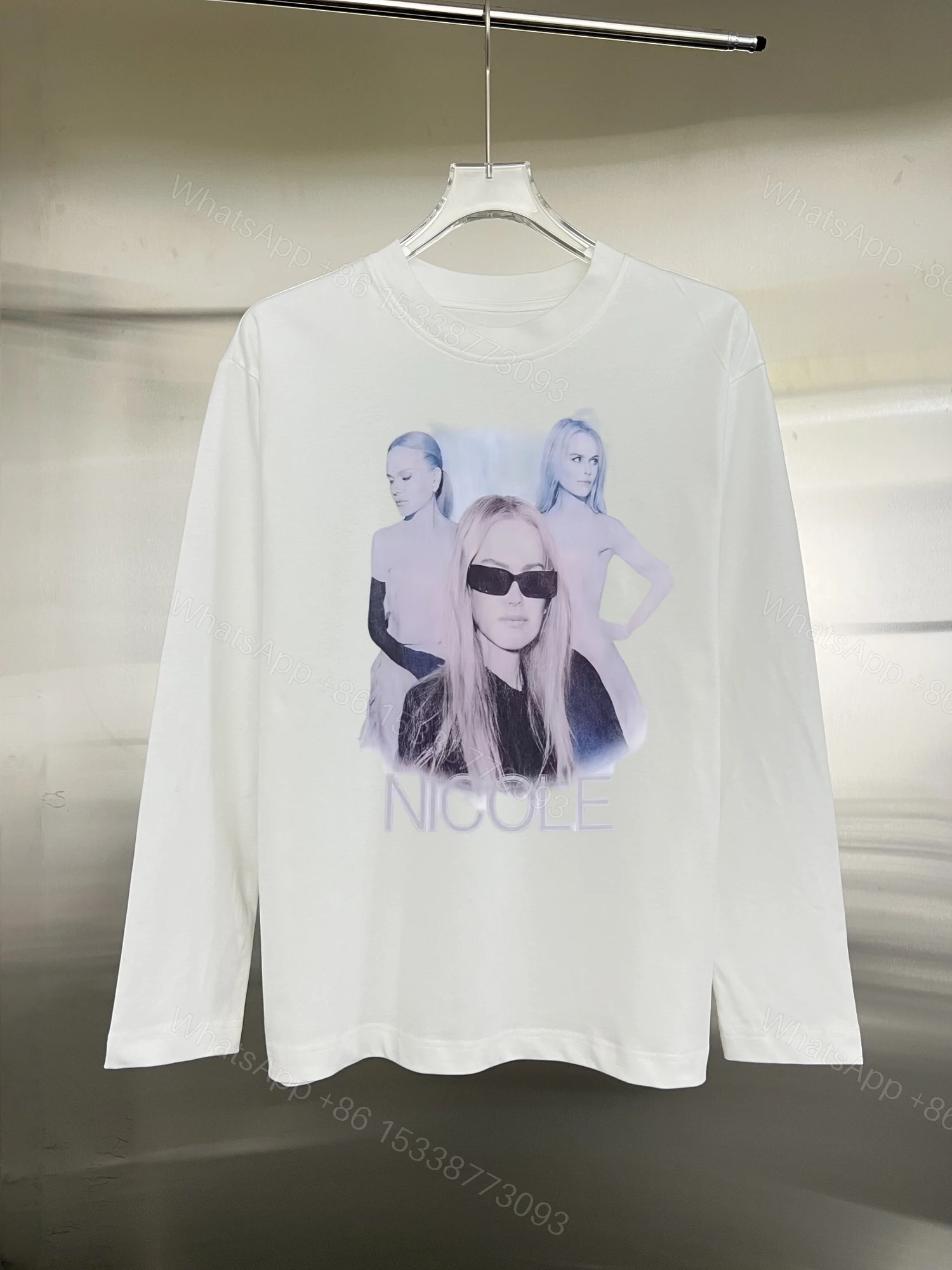 Balenciaga高仿白色長袖T 女模NICOLE印花 潮流時尚必備單品 — view 1