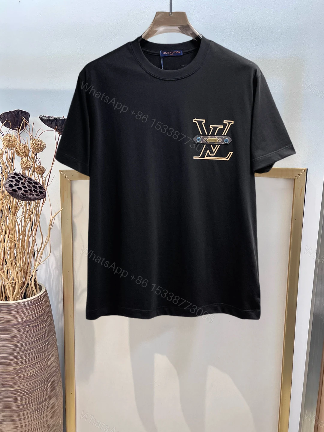 一比一LV簡約LOGO短袖T恤 純色圓領上衣 百搭休閒款 — view 1