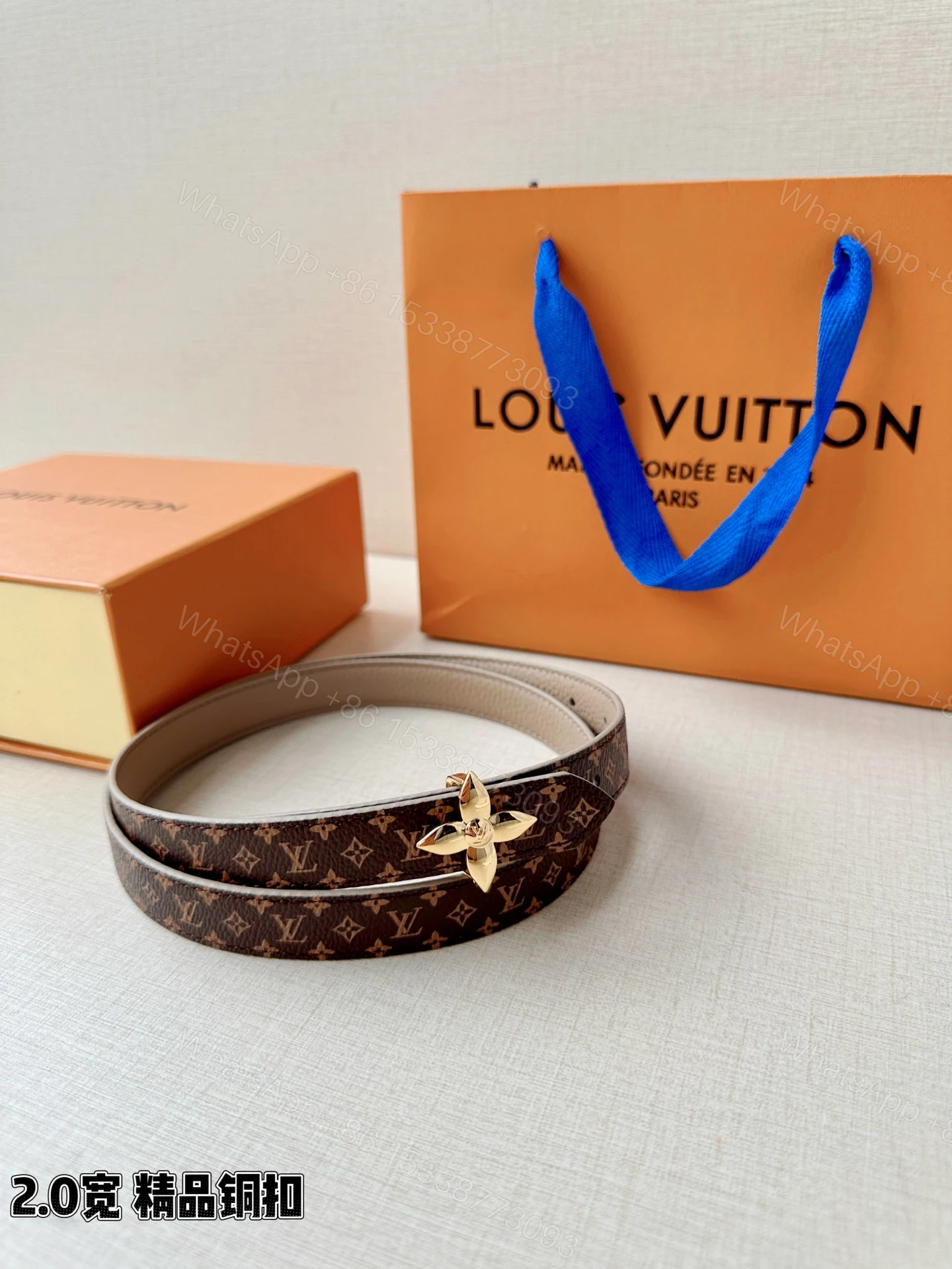 LV 高仿女款 Monogram 圓形LV扣細版腰帶 時尚氣質款 — view 1