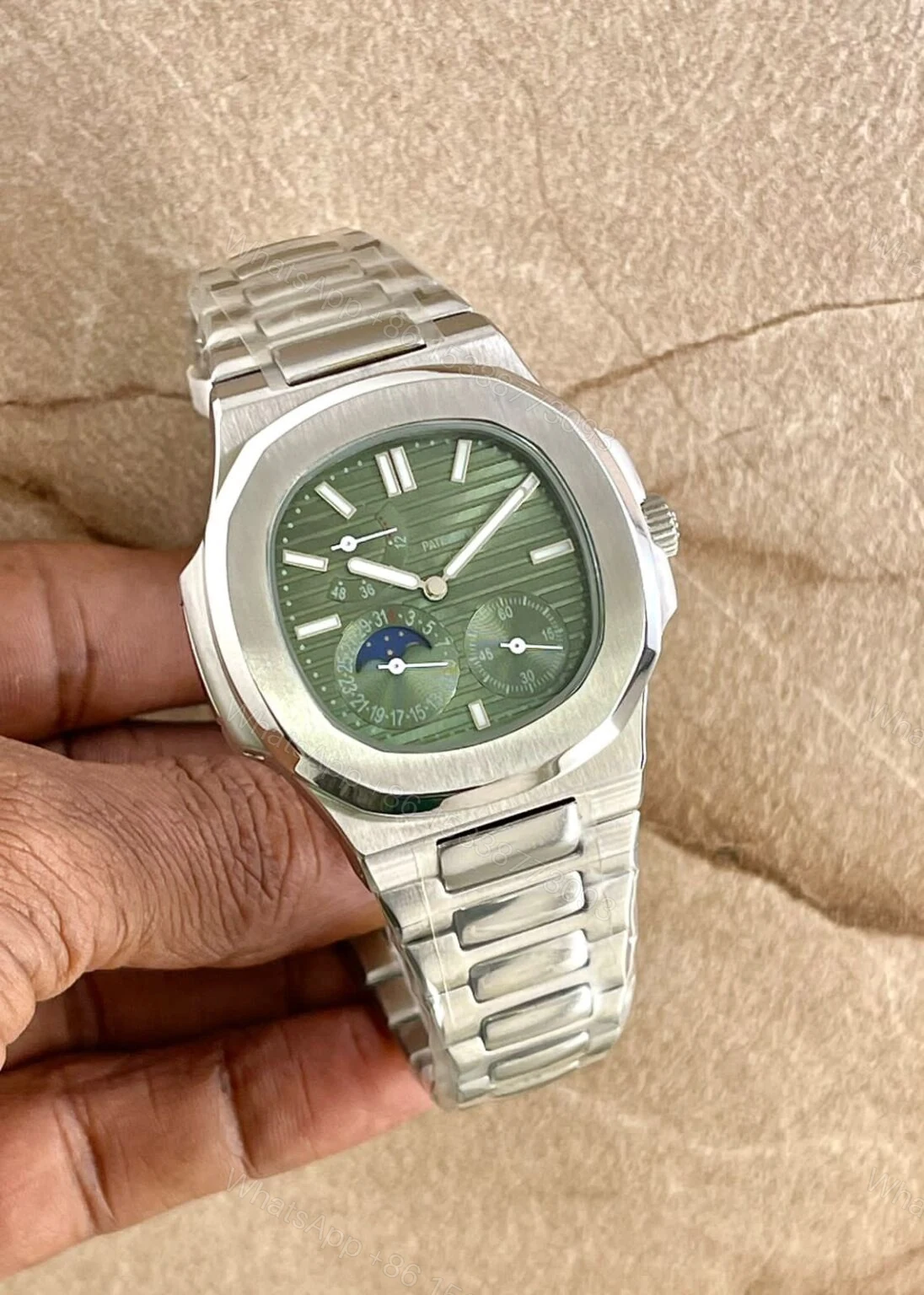 Patek Philippe Nautilus 5712/1A-001 Blue Dial Automatic 40MM — view 1