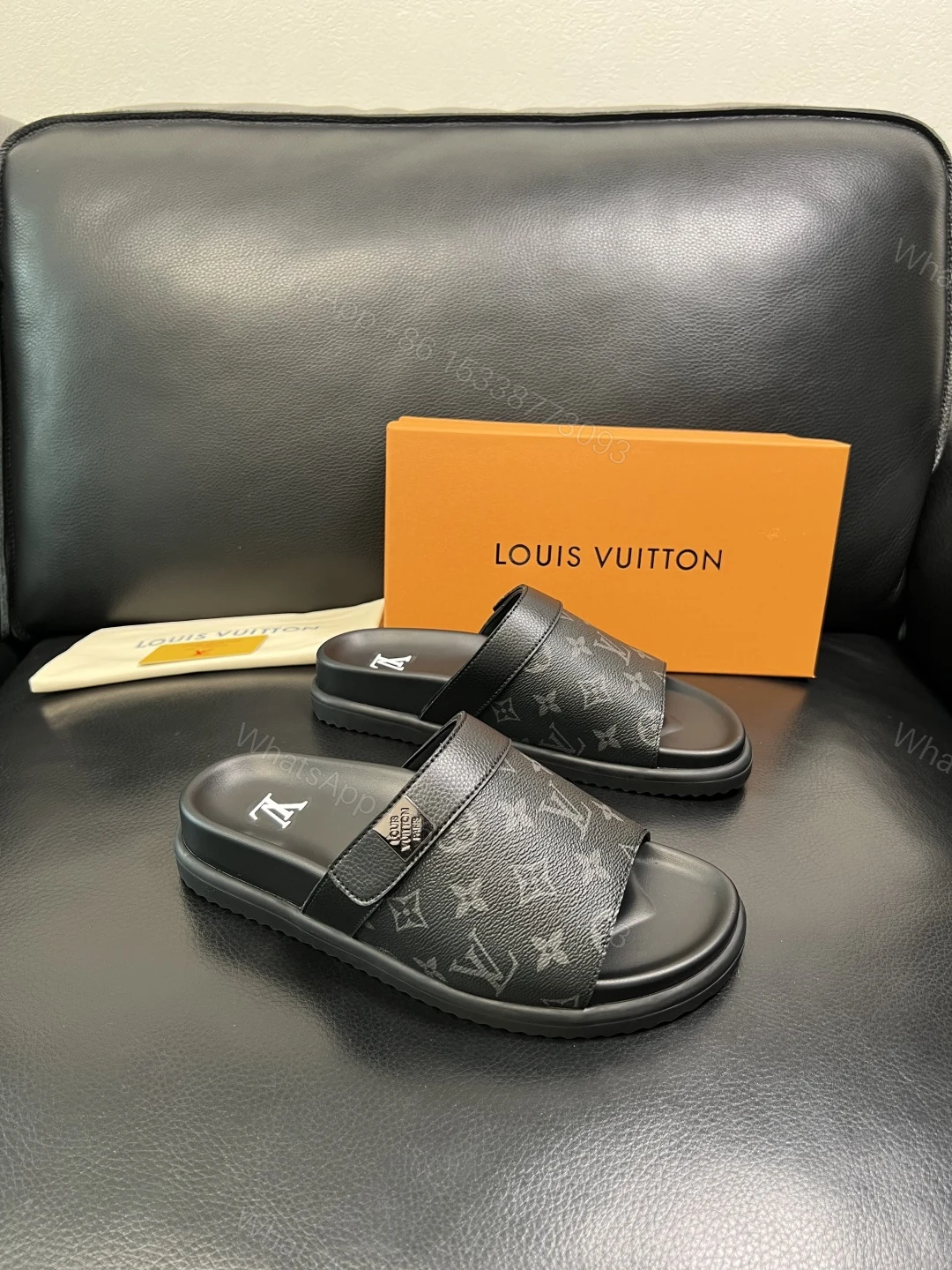 LV A貨黑色老花拖鞋 男士高仿Monogram休閒一字拖 — view 1