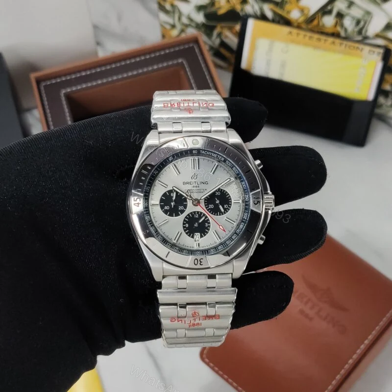 Breitling Chronomat B01 42 Silver Dial Quartz — view 1