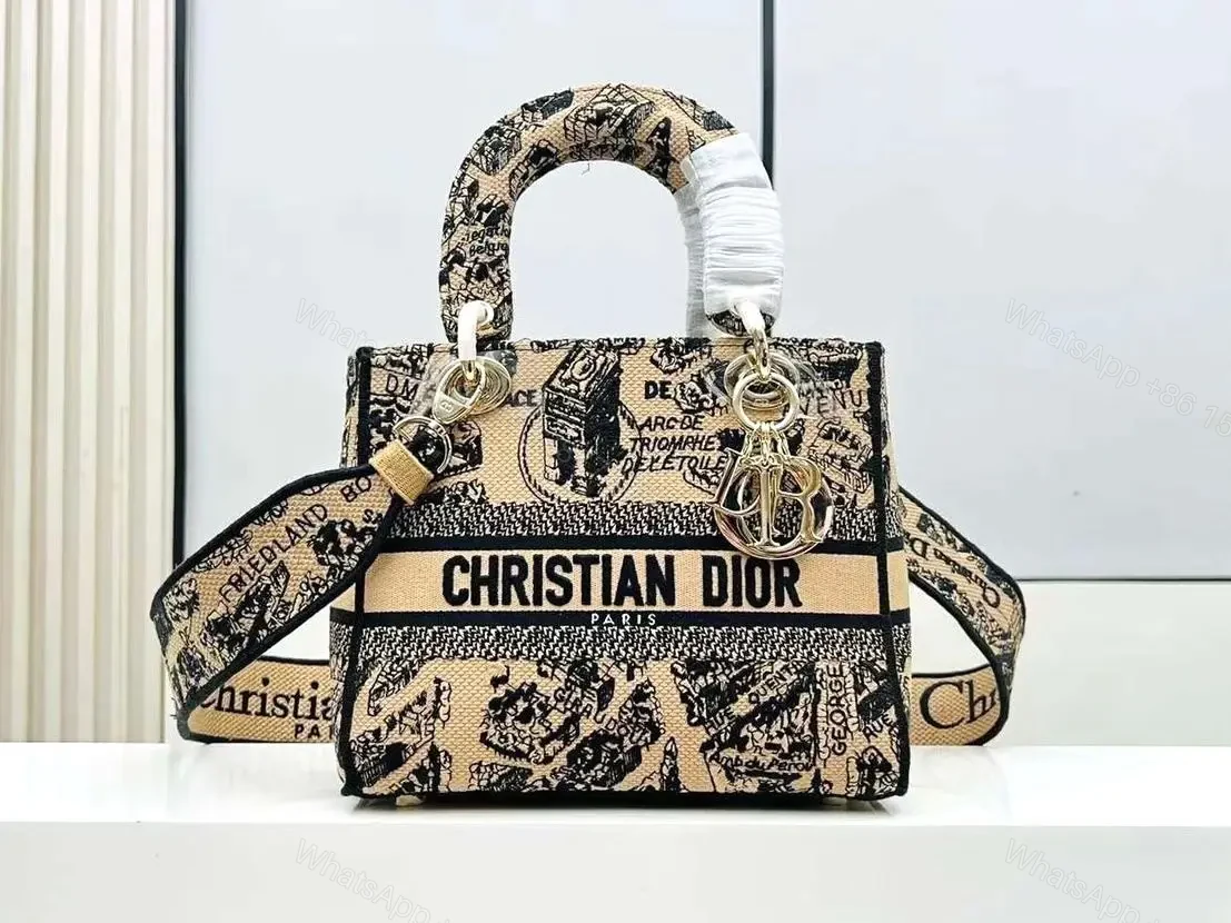 DIOR — view 1