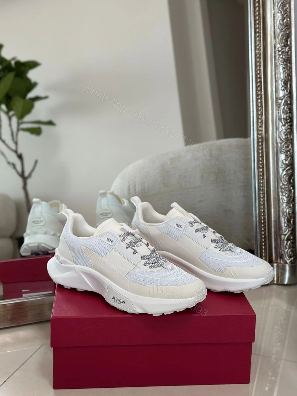 Design Valentino Garavani True Act sneakers in mesh and PU — view 1