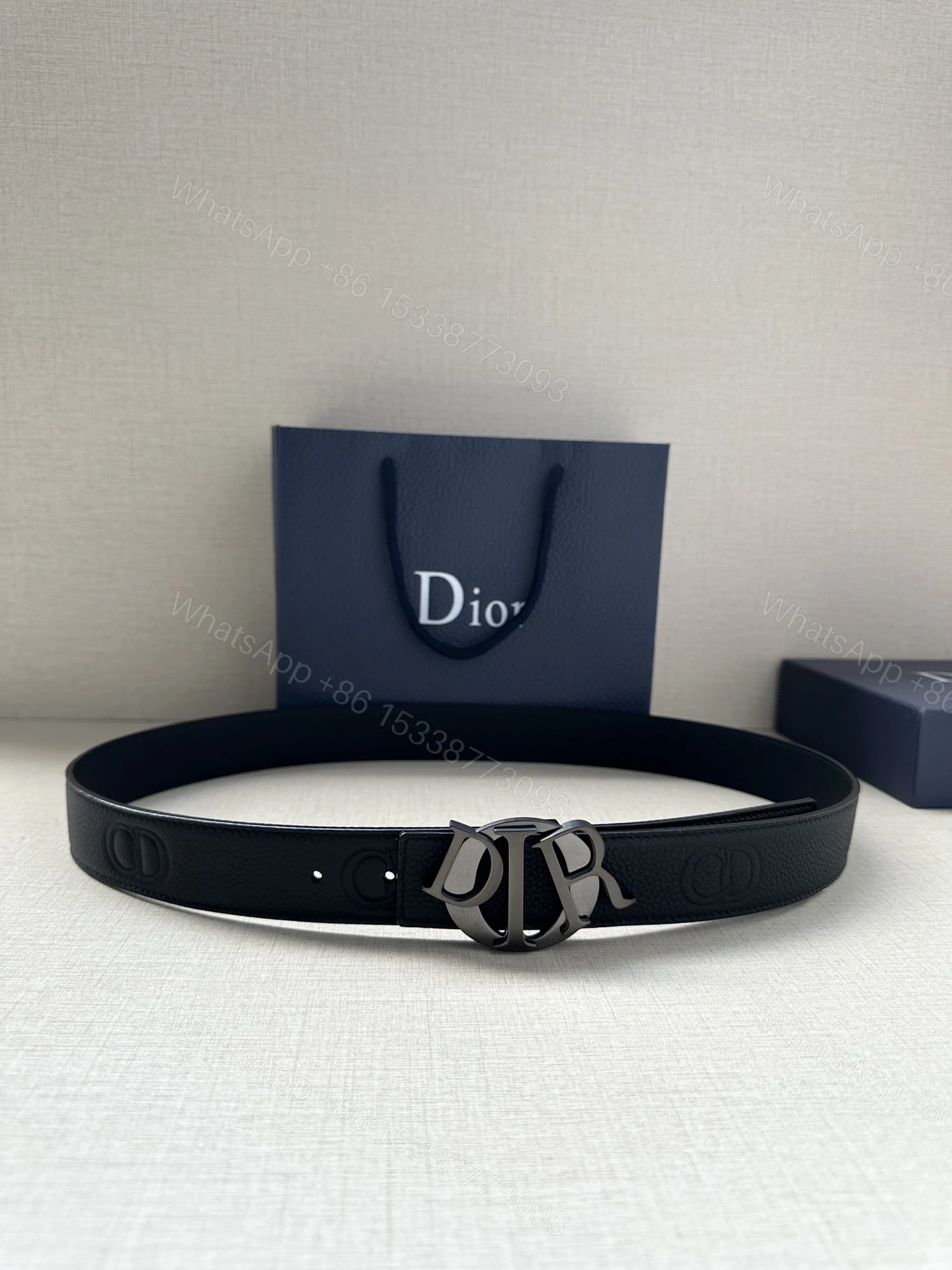 Dior 高仿男士黑色皮帶 霧黑金屬標識 時尚百搭 — view 1