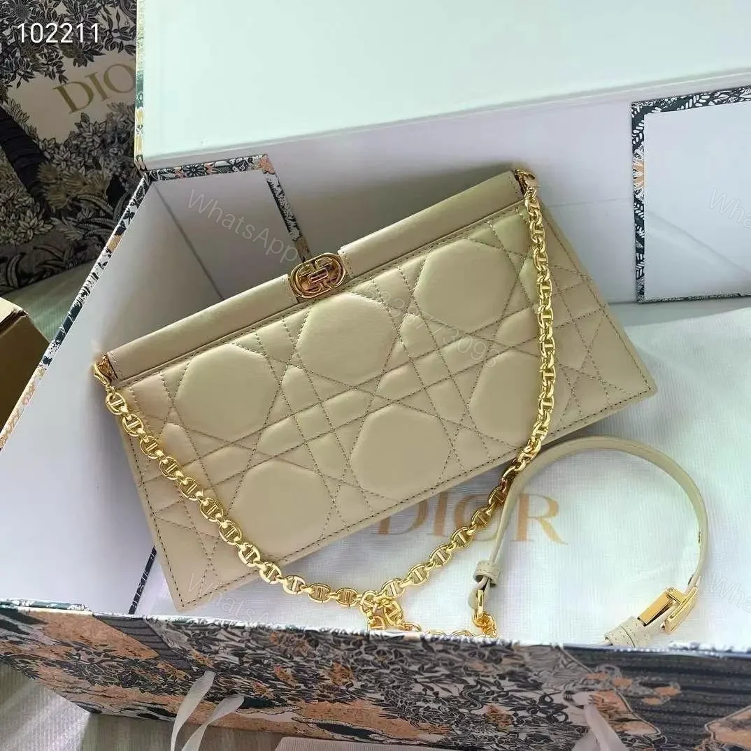 DIOR — view 1