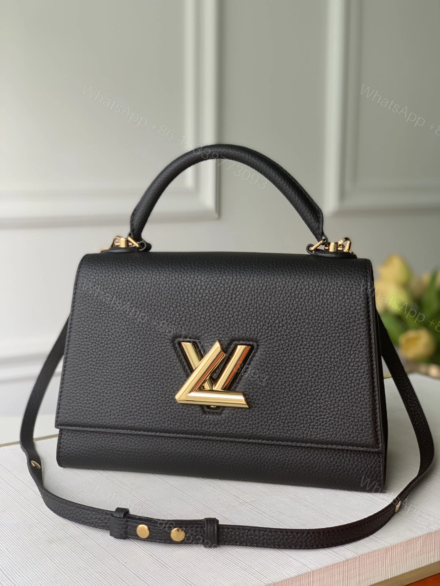 LV 高仿 M57090 Capucines Mini 手袋 黑色小牛皮氣質款 — view 1