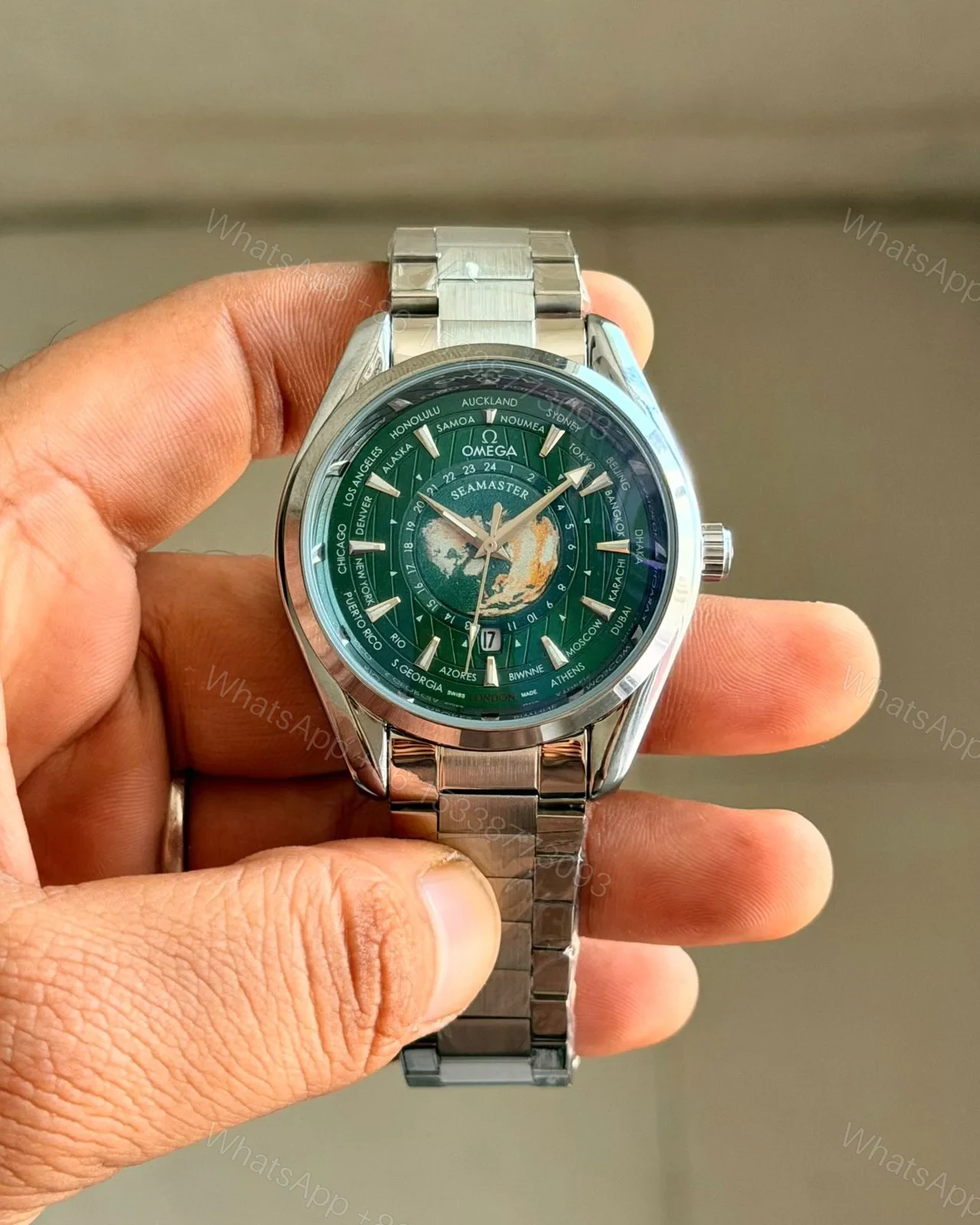 Omega Seamaster Aqua Terra World Map Green dial — view 1