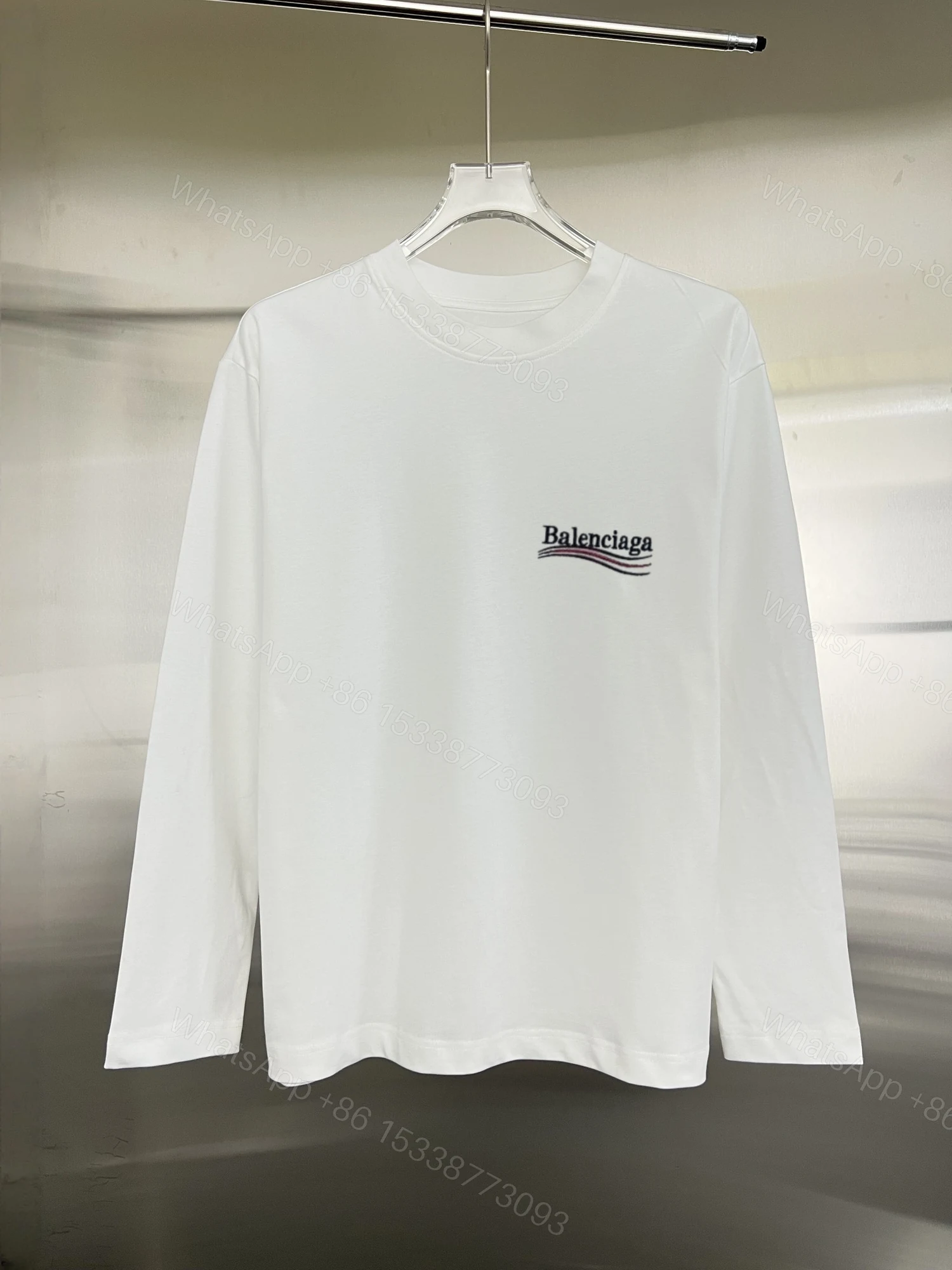 Balenciaga一比一白色長袖T恤胸前品牌波浪LOGO設計 — view 1