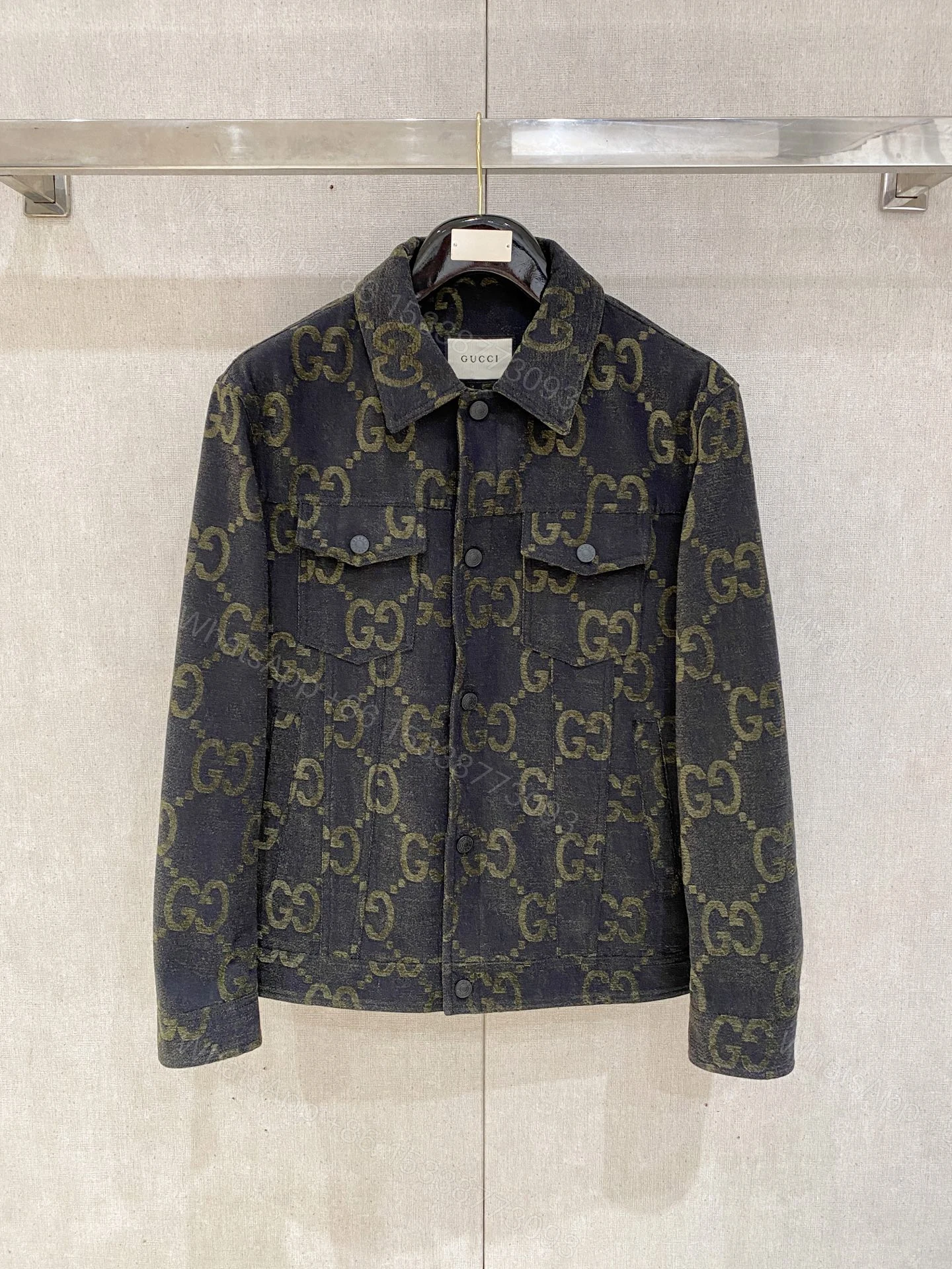 Gucci高仿男士羽絨外套黑色GG壓紋冬日百搭 — view 1