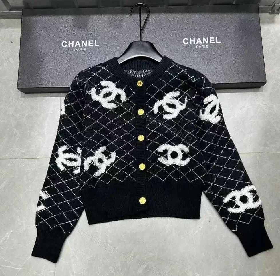 CHANEL — view 1