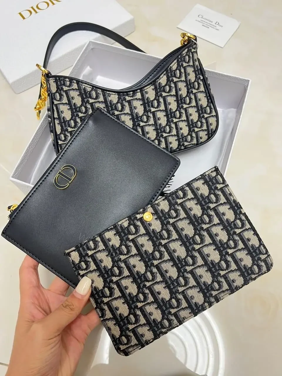 DIOR — view 1