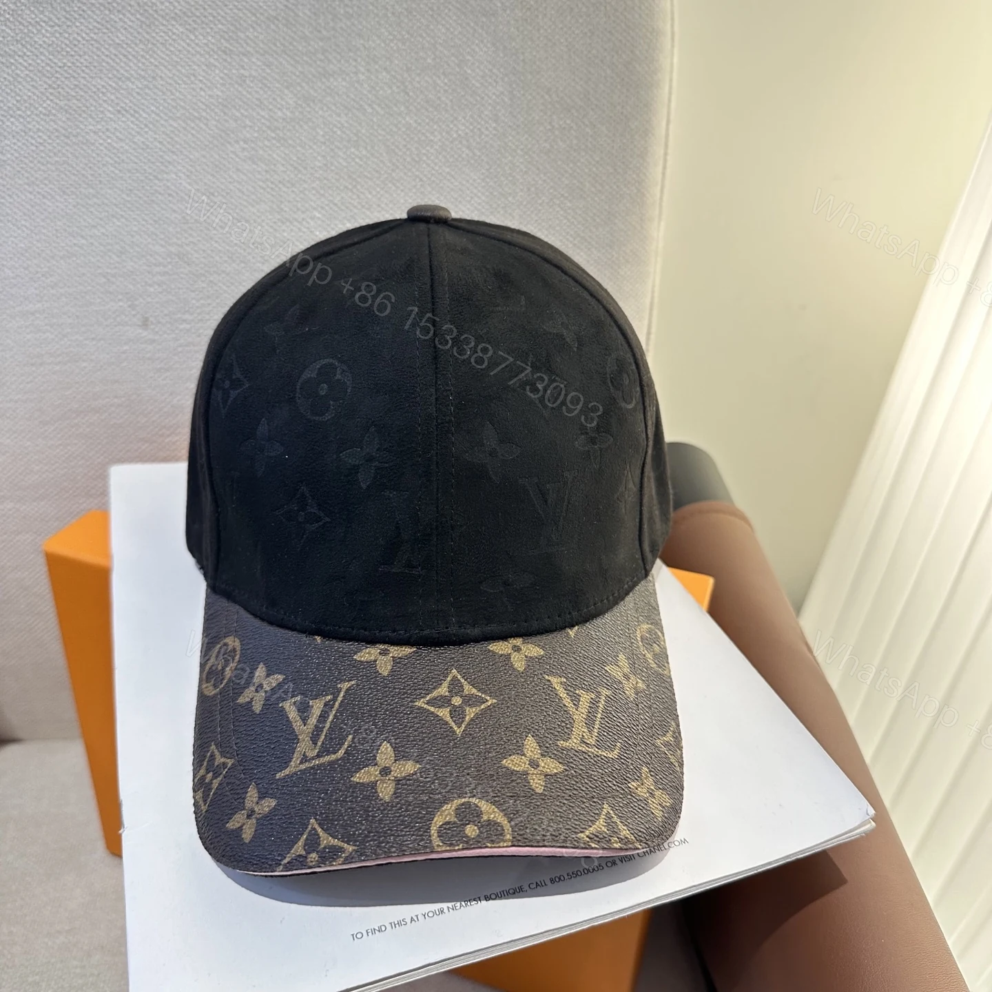 LV 高仿 男/女款 黑色麂皮拼接老花棒球帽 高級質感款 — view 1