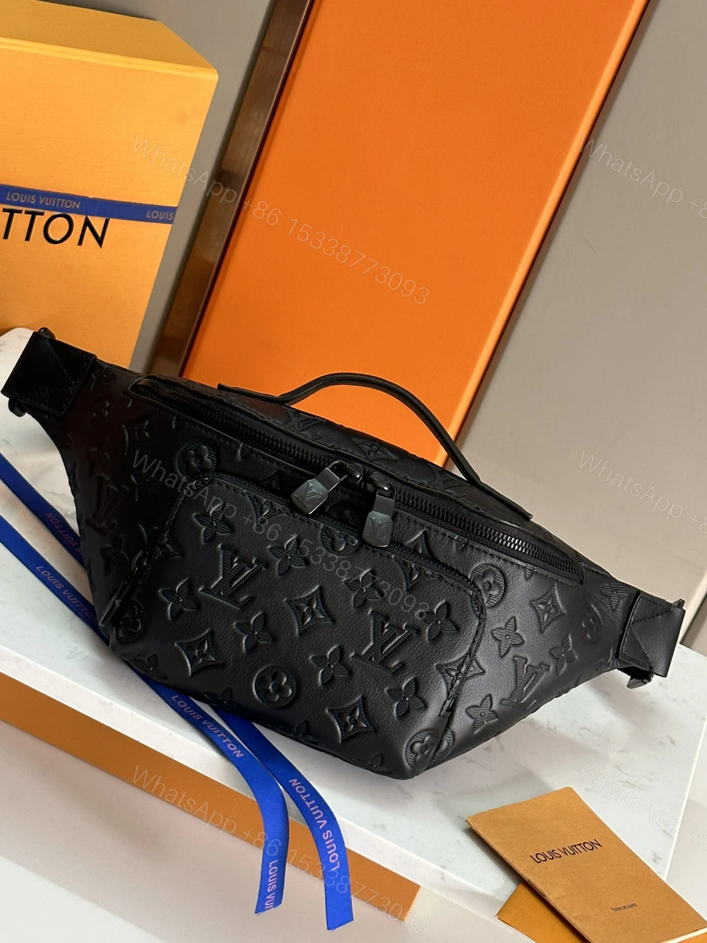 LV M47058 高仿壓紋皮革腰包 男士斜背時尚小包 潮流必備設計 — view 1