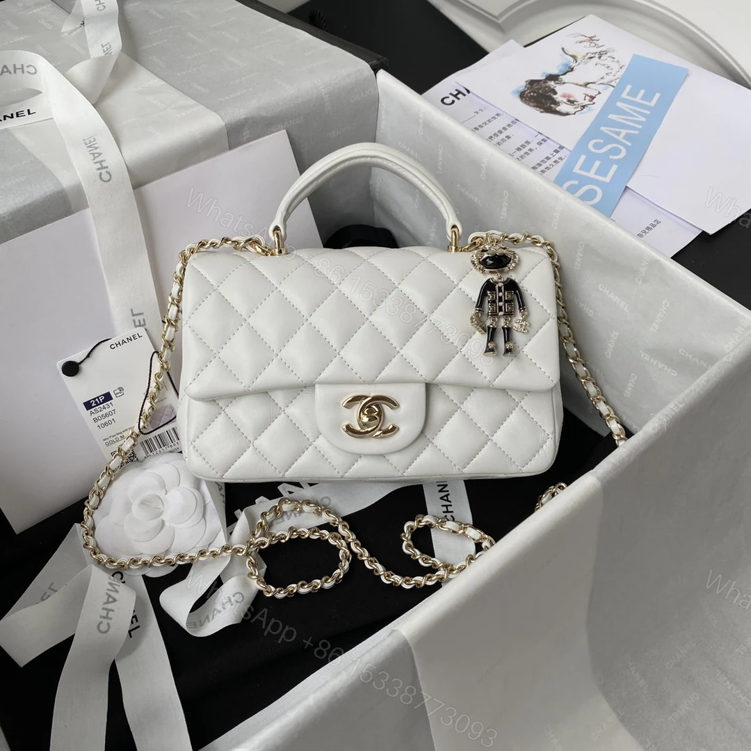 CHANELA貨白色菱格紋手提鏈條包 女士氣質款 附金屬吊飾奢華精品 — view 1