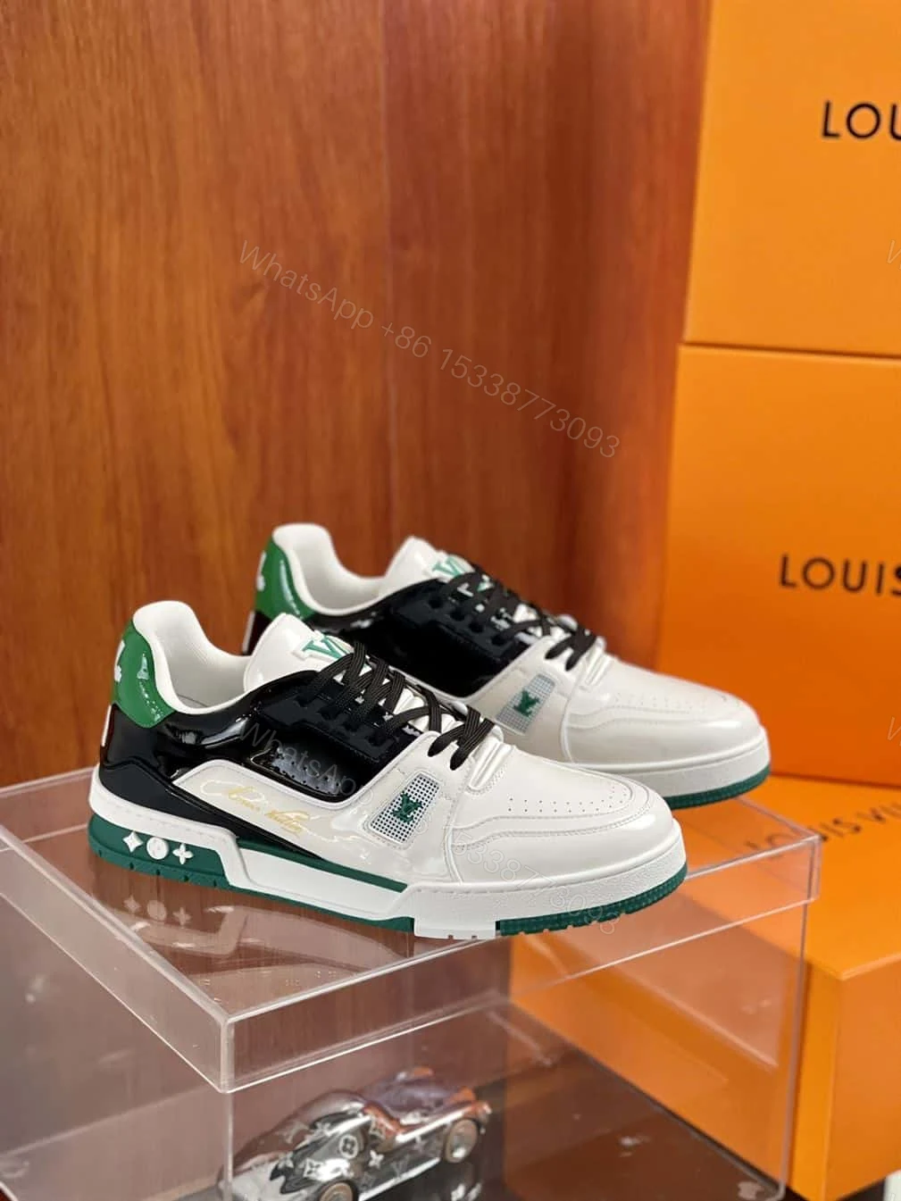 LOUIS VUITTON TRAINER SNEAKER – LSVT318 — view 1