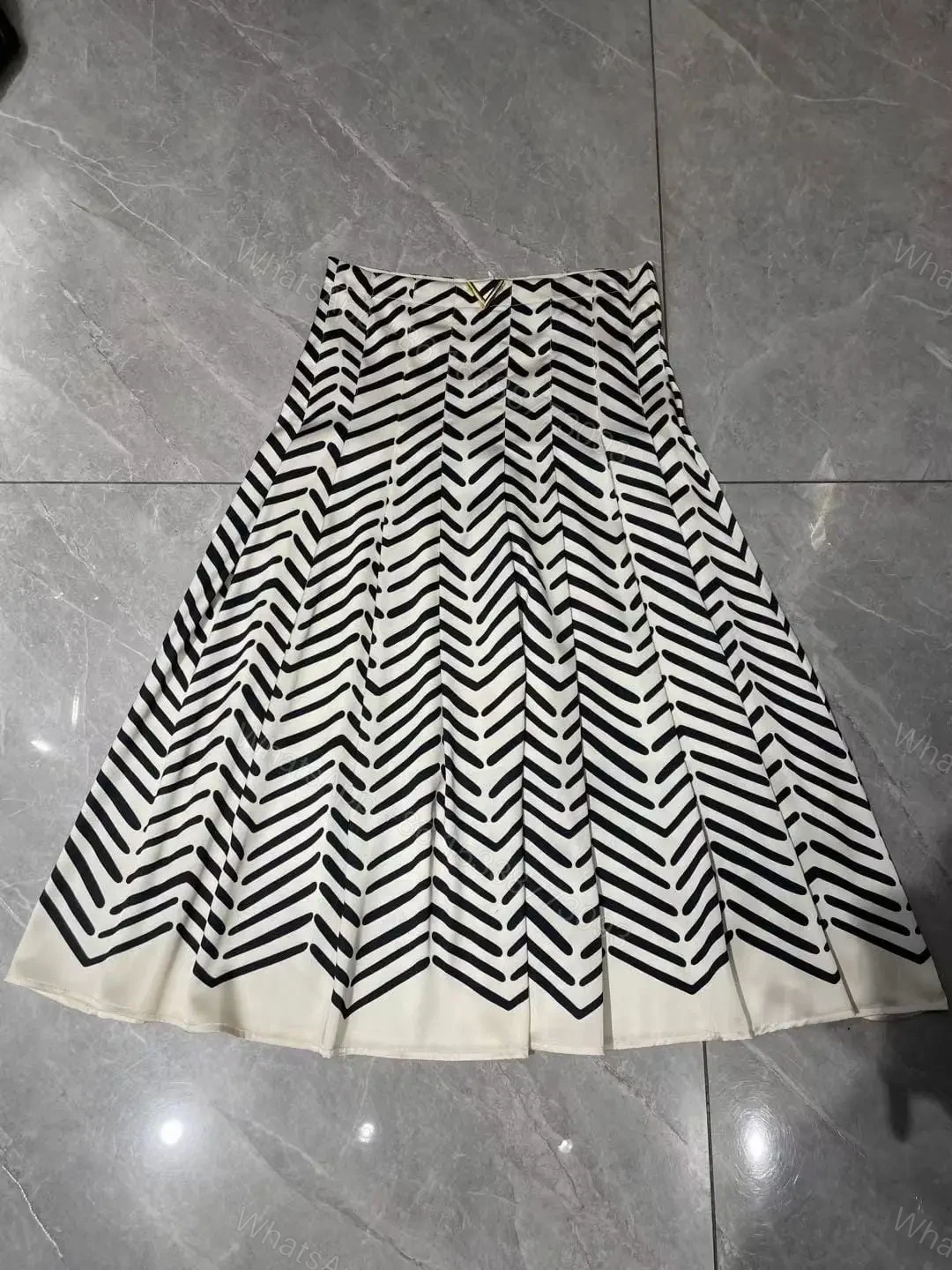 VALENTINO — view 1