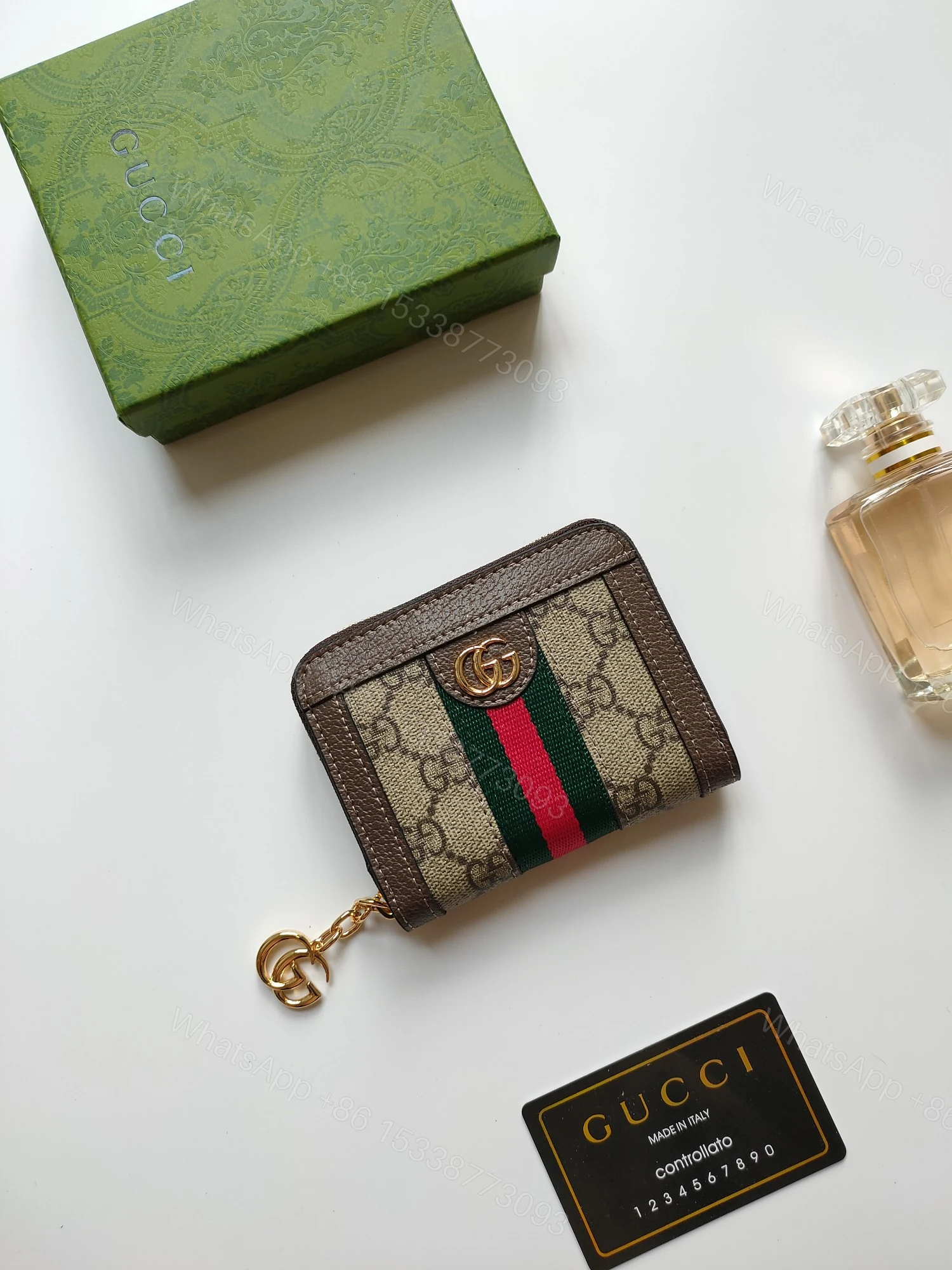 Gucci一比一Ophidia GG老花短夾 金屬吊飾經典造型 — view 1