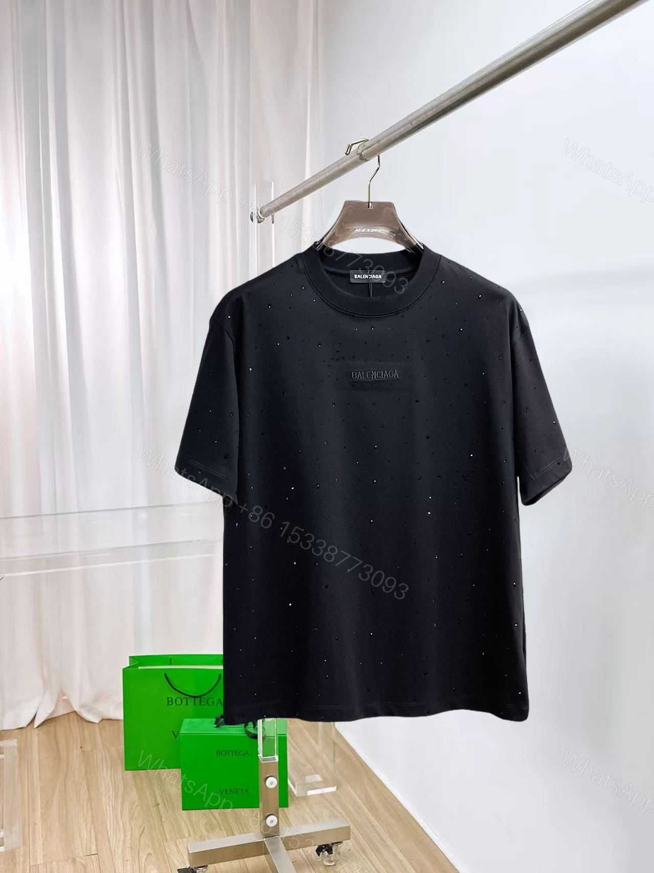 Balenciaga 一比一 男款滿版鑽石黑色短袖T恤 潮流百搭款 — view 1