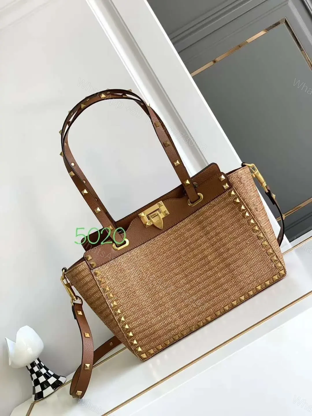 VALENTINO — view 1