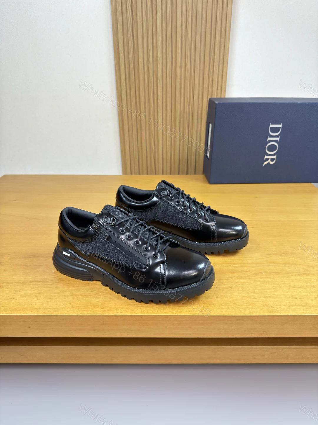 Dior 原單男士漆皮拼接運動鞋 全黑亮面設計 都會機能潮感款 — view 1