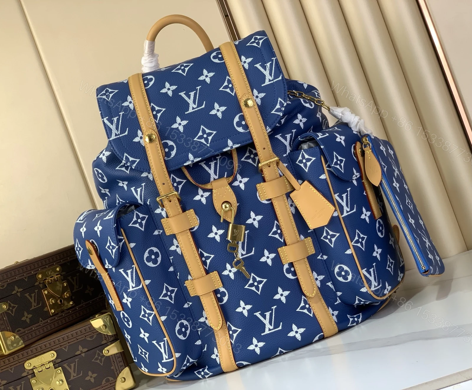 LV 高仿 女款 後背包 藍色印花設計 個性潮流款 — view 1
