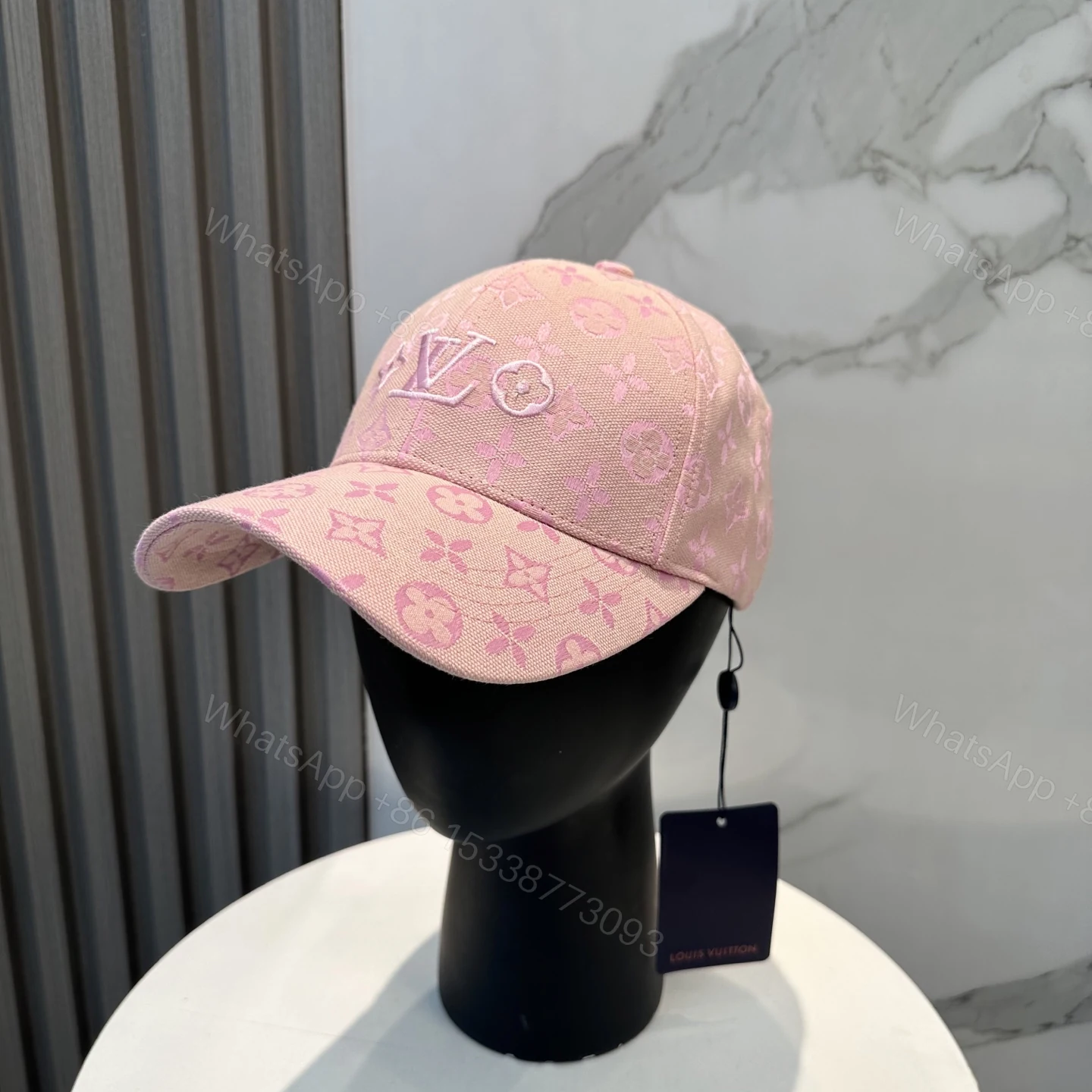 LV 高仿粉紅Monogram棒球帽 立體繡花設計 甜美必備單品 — view 1