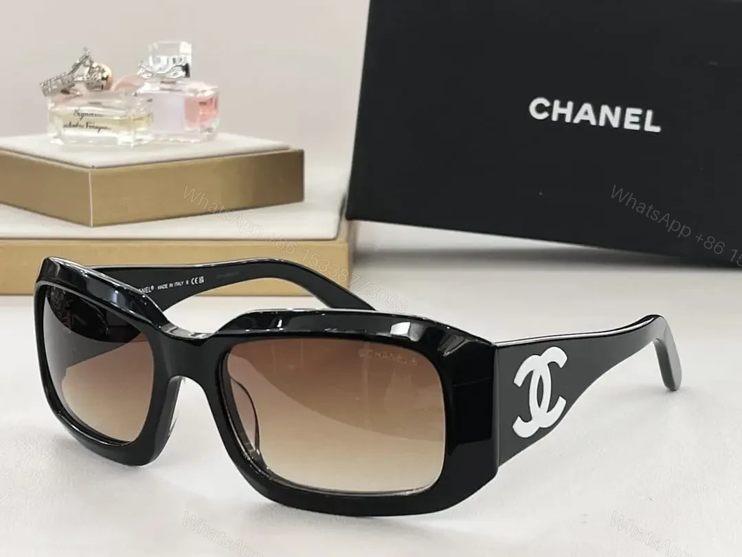CHANEL — view 1