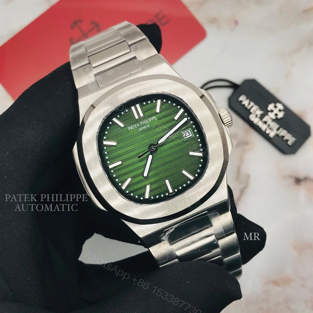 Patek Philippe 5711 Nautilus Green — view 1