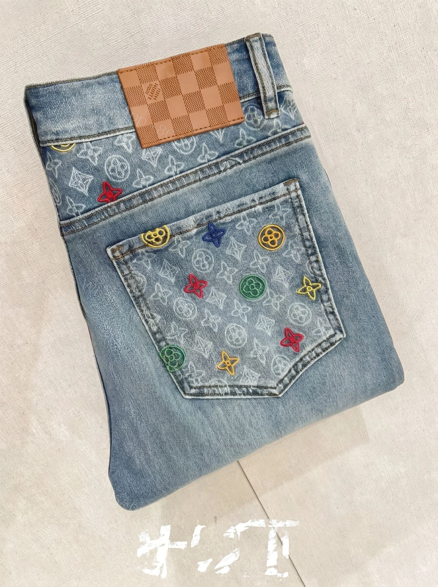 LV 一比一 彩色刺繡老花牛仔褲 淺藍復古水洗款 寬鬆直筒丹寧 — view 1