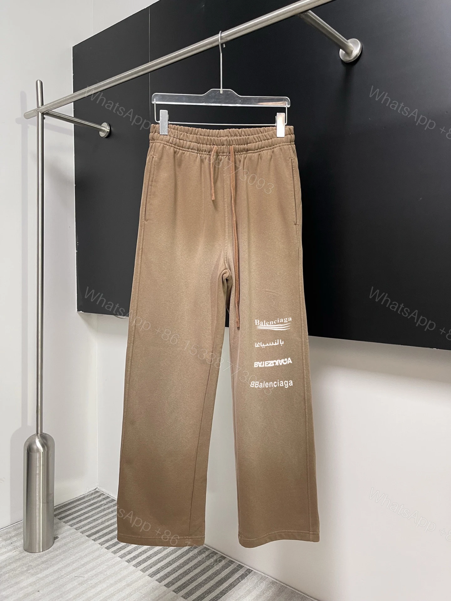 Balenciaga 高仿運動長褲男款 咖啡棕印花寬鬆設計款 — view 1