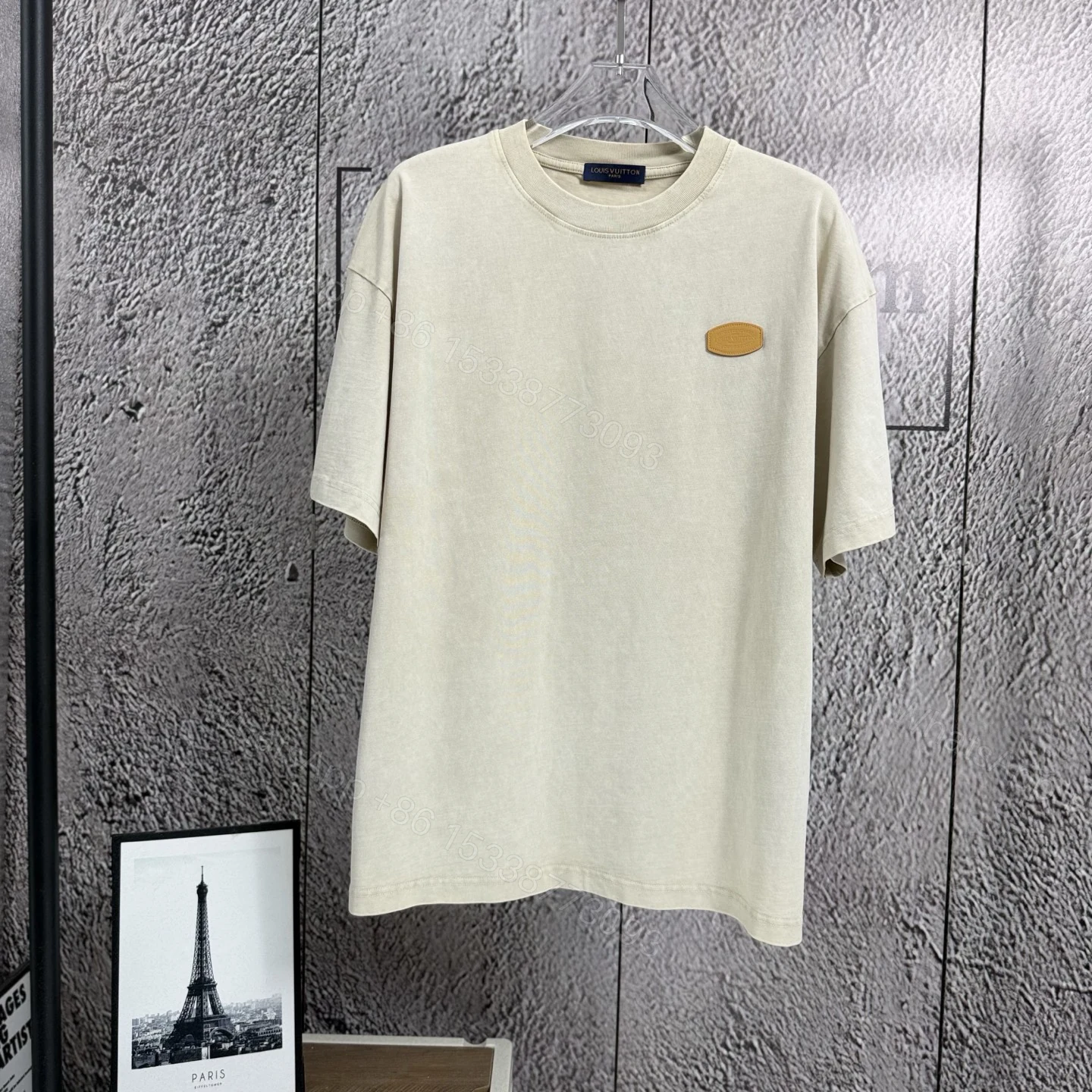 LV 高仿 男款 極簡皮標短袖T恤 高級感百搭休閒款 — view 1