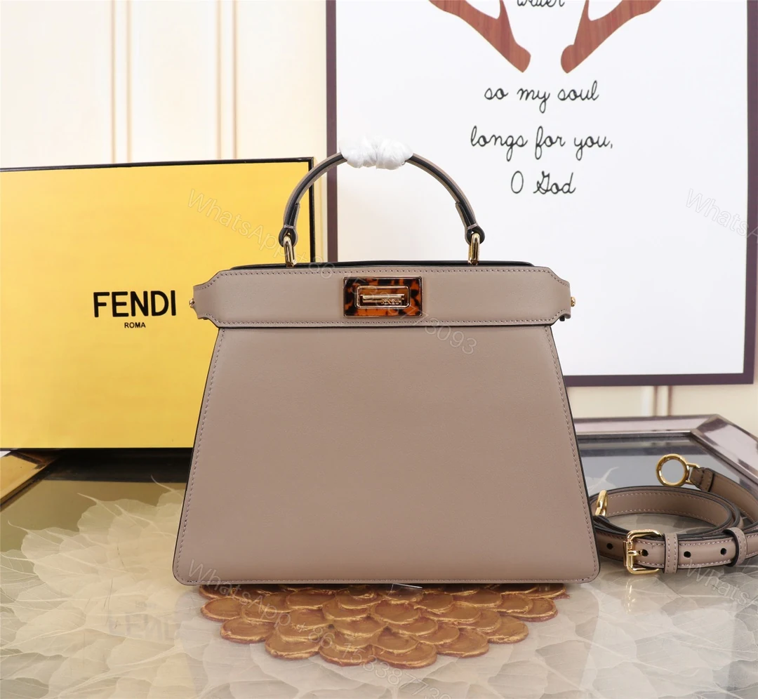 FENDI 原單 女款 Peekaboo 手提包 奶茶色 溫柔配色 時尚通勤款 — view 1