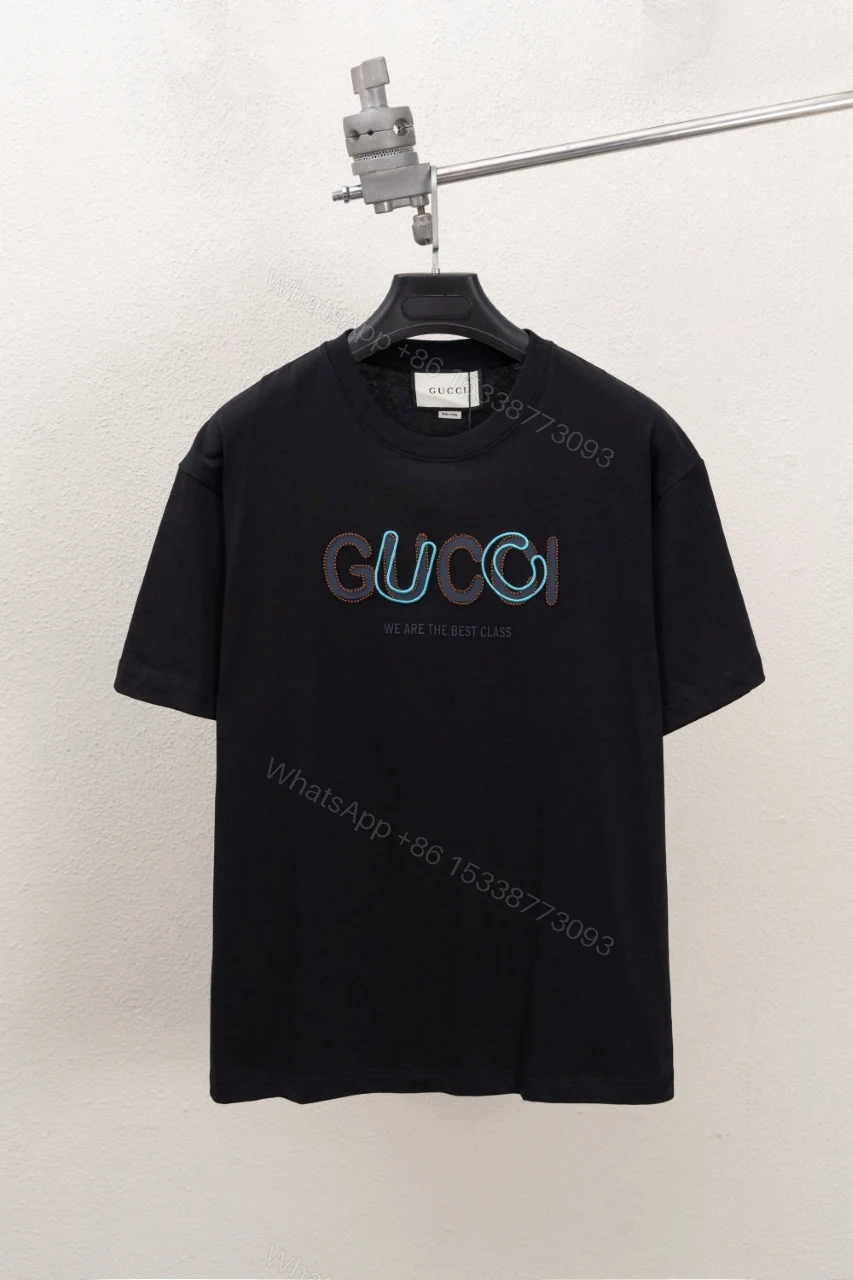 Gucci高仿黑色短袖T恤 立體字母繡花設計款 WE ARE THE BEST — view 1