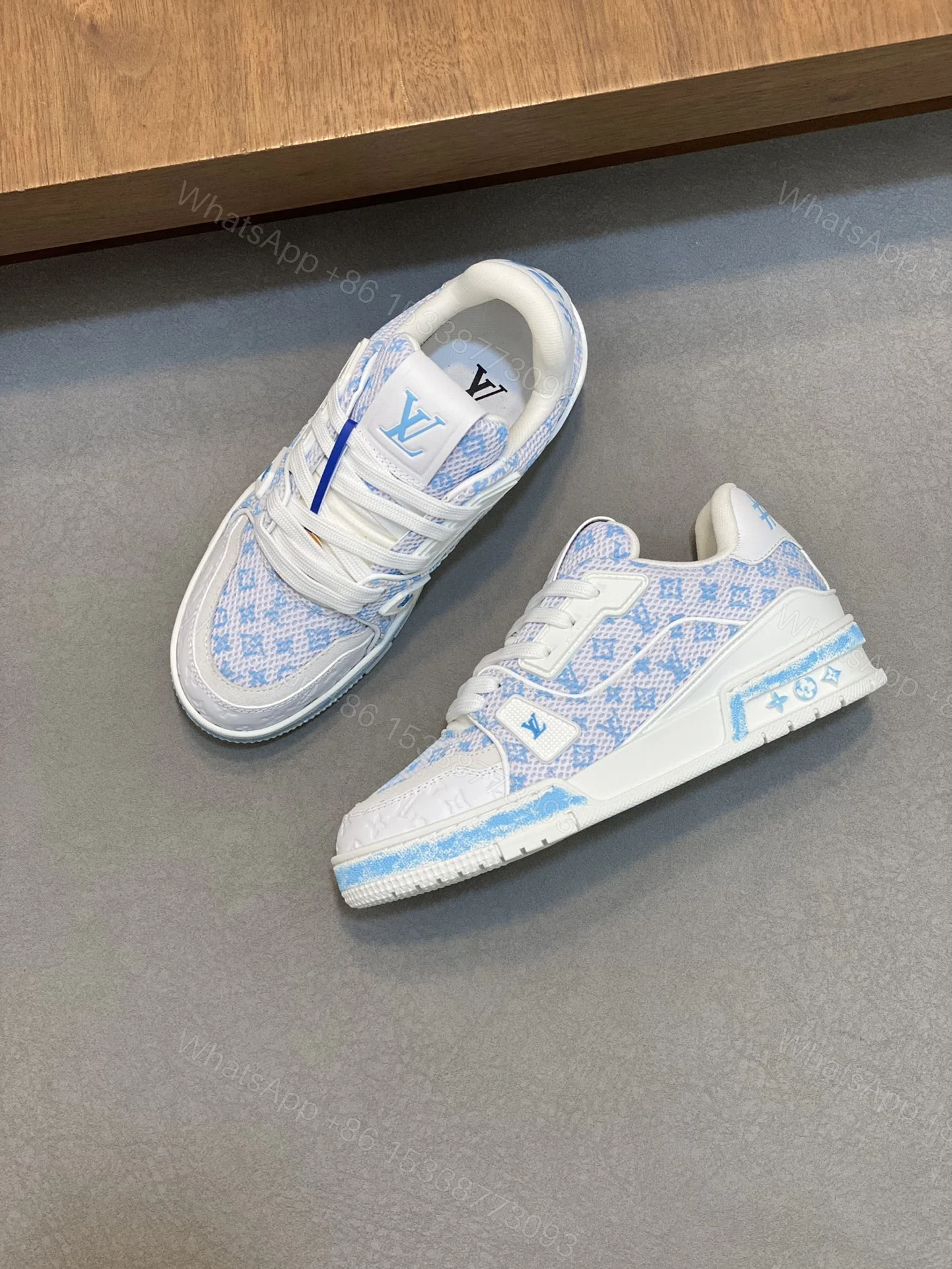 LV A貨Trainer Maxi藍白運動鞋潮流設計街頭感十足 — view 1