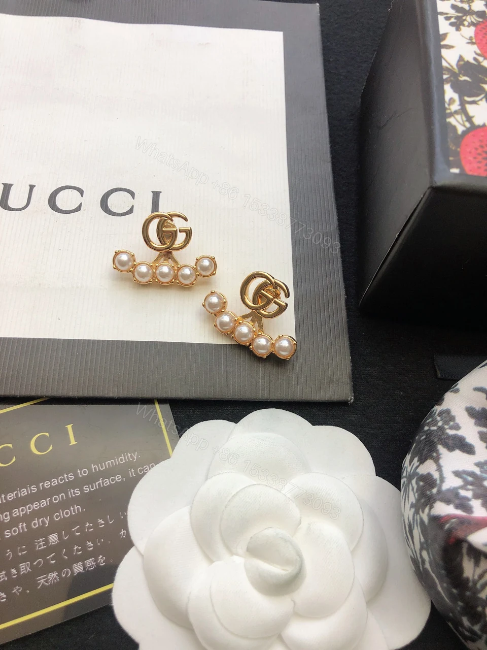 Gucci高仿GG珍珠鑲嵌耳環 高端優雅氣質百搭款 — view 1
