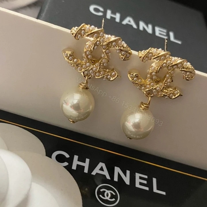 Chanel 高仿 女款經典雙C耳釘 簡約百搭款 — view 1